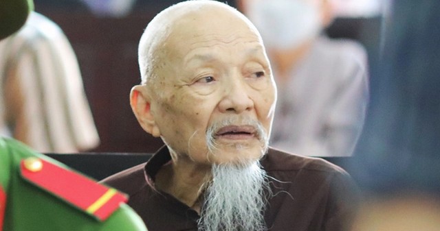 Bị khởi tố thêm tội Loạn luân, thầy ông nội Lê Tùng Vân 92 tuổi sẽ đối diện mức án nào? - Ảnh 2.