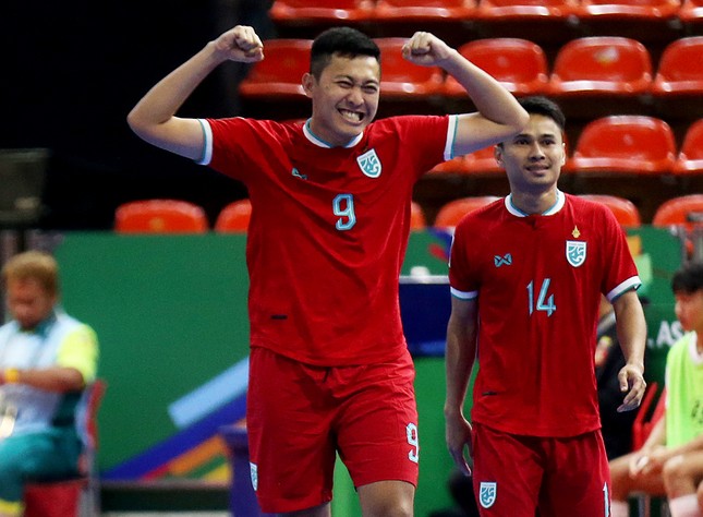 Thái Lan vùi dập Myanmar 5-0, futsal Việt Nam hồi hộp đợi lượt cuối - Ảnh 1.