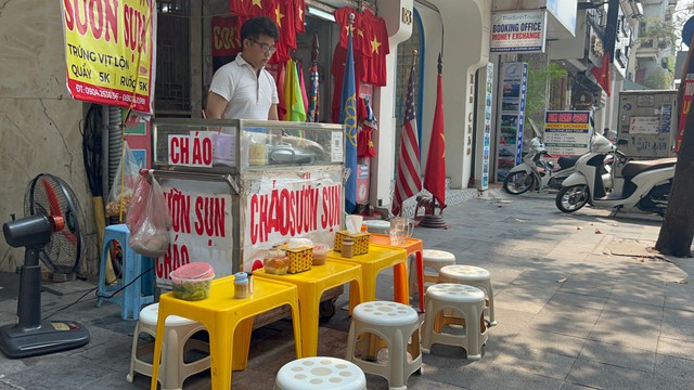 Gặp chàng trai bán cháo sườn IELTS 9.0 ở Hà Nội, cách luyện tiếng Anh thần sầu khiến nhiều người bất ngờ - Ảnh 3.