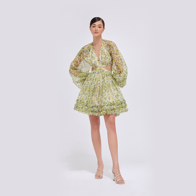 4 mẫu váy xinh tươi như selena gomez trong ngày hè 2024