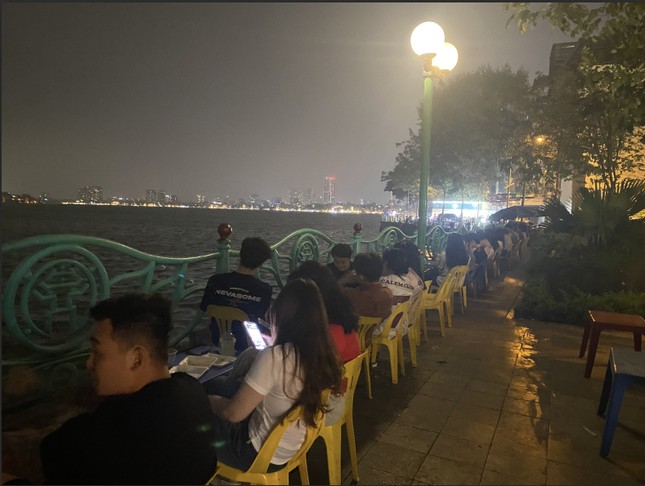 Giới trẻ H&agrave; Nội đua check-in tr&agrave; chanh vỉa h&egrave;, ven hồ - Ảnh 2.