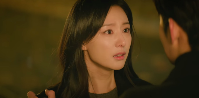 Queen of Tears bất ngờ nhận bão chê bai, biên kịch quá ham drama khiến netizen chán ngán? - Ảnh 4.