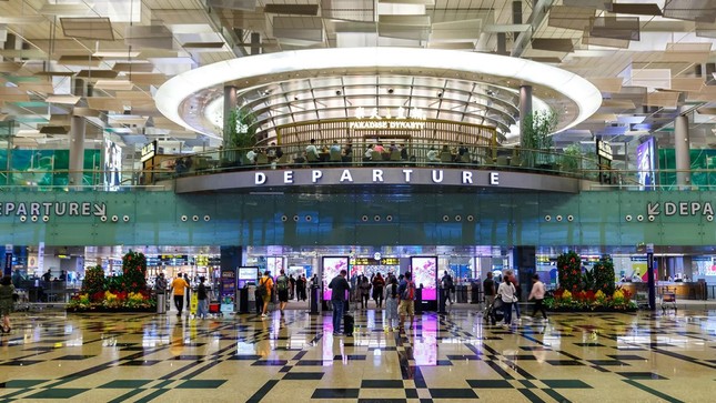 Singapore sắp bỏ kiểm tra hộ chiếu giấy khách nhập cảnh - Ảnh 1.