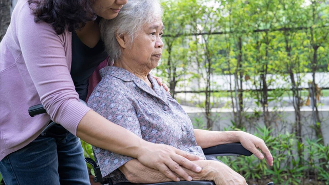 Làm bảo mẫu 10 năm, khi bà chủ qua đời, tôi bàng hoàng vì có tên trong bản di chúc: Quyết không nhận 245 triệu đồng vì 1 lý do - Ảnh 1.