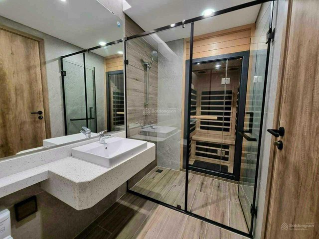 Thực hư về căn hộ có phòng tắm lộ thiên đang gây bão MXH: Vì sao nhiều người không tin là có thật ở Việt Nam? - Ảnh 4.