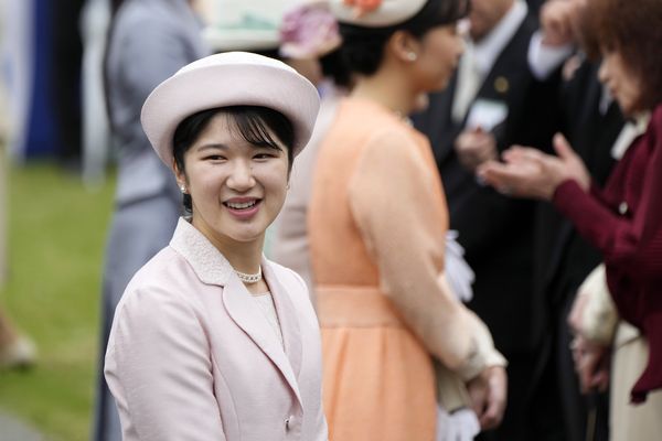 Hoàng gia Nhật Bản tổ chức tiệc mùa xuân: Hai công chúa tươi vui rạng rỡ chiếm trọn spotlight giữa sự kiện 1.400 người - Ảnh 7.
