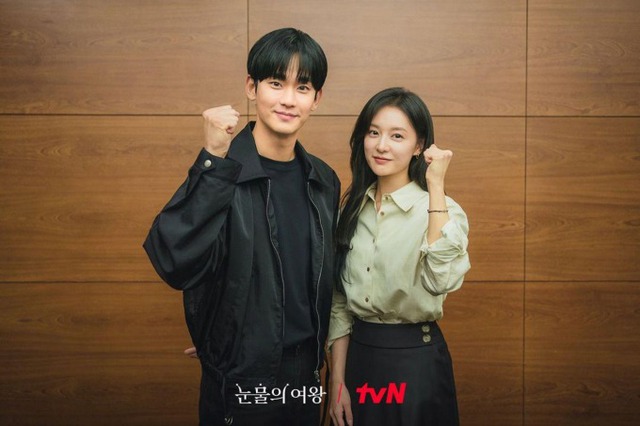 Kim Ji Won - Kim Soo Hyun gây bùng nổ cõi mạng khi đăng lovestagram, Kbiz có thêm cặp phim giả tình thật? - Ảnh 8.