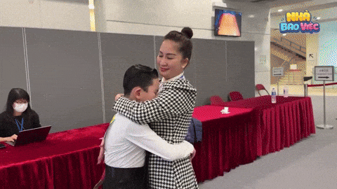 Khoảnh khắc con trai Khánh Thi - Phan Hiển ôm mẹ khóc nức nở vì thua cuộc, trước khi giành ngôi vô địch giải thế giới lần 2 - Ảnh 2.