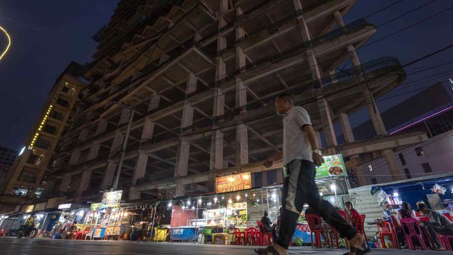 Một thành phố Campuchia từng hút làn sóng tiền Trung Quốc: Người Trung rời đi, để lại 500 tòa nhà ma - Ảnh 1.
