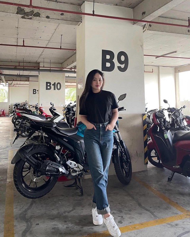 Tham khảo Tăng Thanh H&agrave; 10 c&aacute;ch mặc quần jeans ống đứng s&agrave;nh điệu suốt 4 m&ugrave;a - Ảnh 15.