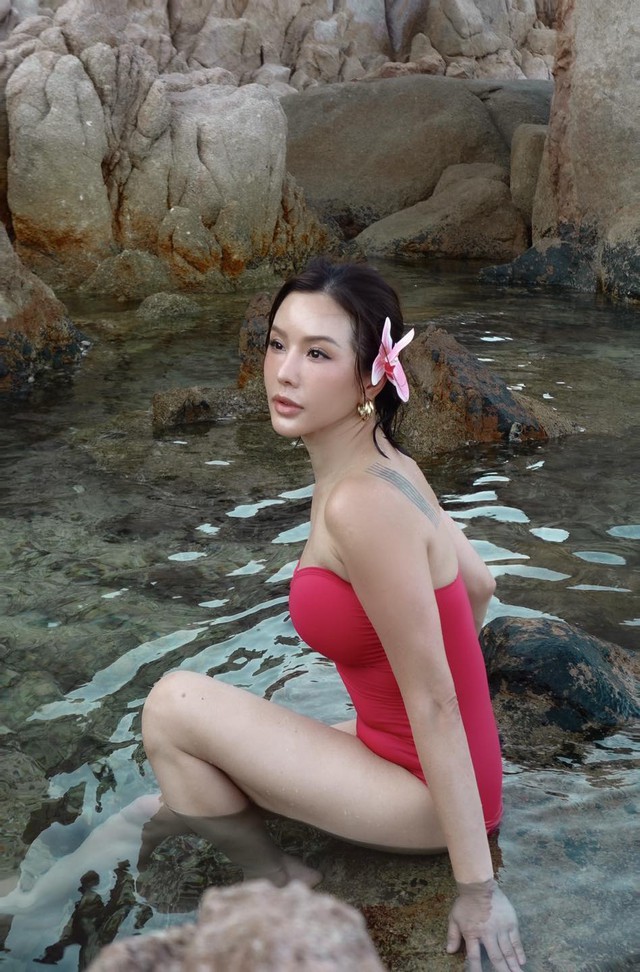 Nhan sắc gợi cảm tuổi U50 của Hoa hậu thơm nhất showbiz Việt, sống giàu sang trong dinh thự như lâu đài - Ảnh 12.
