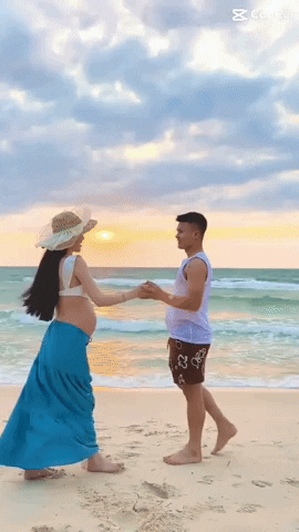 Quang Hải khoe clip bụng bầu của Chu Thanh Huyền, cùng vợ khiêu vũ trong khung cảnh lãng mạn - Ảnh 3.