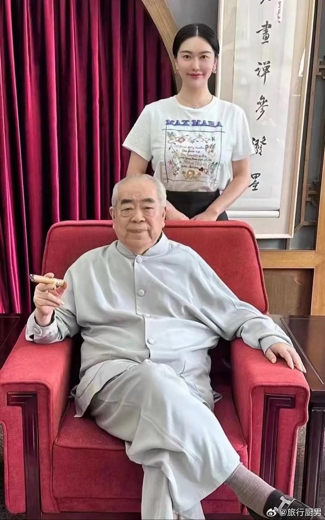 Đời tư ồn ào của nhà thư pháp Phạm Tăng 86 tuổi lấy vợ thứ 4 kém 50 tuổi - Ảnh 2.