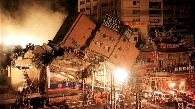Hình ảnh hiện tại đáng kinh ngạc về ngôi đền biểu tượng sau một trong những trận động đất kinh hoàng nhất tại Đài Loan - Ảnh 1.