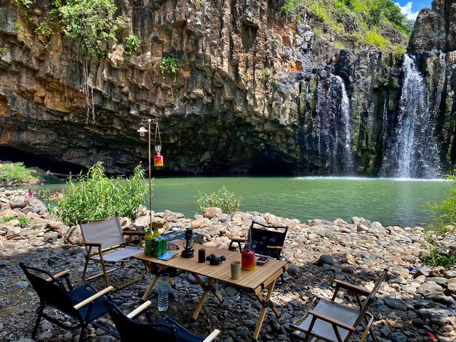Phát hiện thác nước hùng vĩ như trên phim ở tỉnh miền Trung, rất gần điểm du lịch nổi tiếng mùa hè - Ảnh 6.