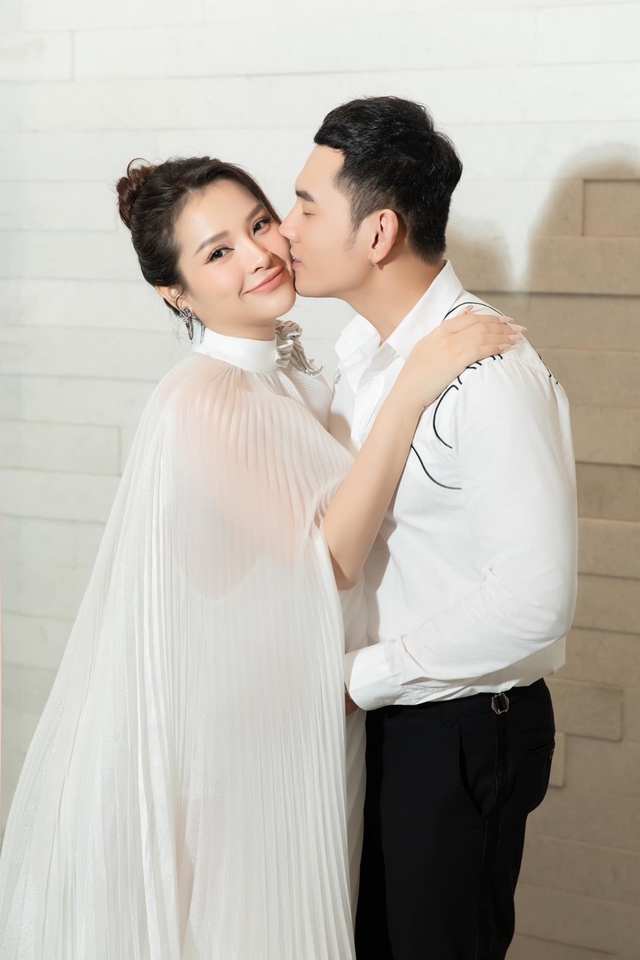 Vợ chồng Phương Trinh Jolie kỷ niệm 2 năm ngày cưới: Quẩy tưng bừng tại Thái Lan, bao trọn du thuyền sang chảnh - Ảnh 11.