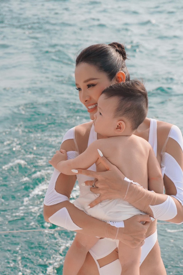Vợ chồng Phương Trinh Jolie kỷ niệm 2 năm ngày cưới: Quẩy tưng bừng tại Thái Lan, bao trọn du thuyền sang chảnh - Ảnh 4.