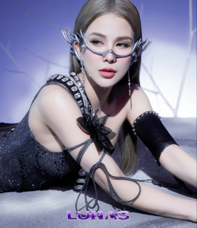 Nh&oacute;m nhạc 5 chị đẹp g&acirc;y l&uacute; khi c&ocirc;ng bố th&agrave;nh vi&ecirc;n: Cứ tưởng sau 1 l&agrave; đến 2, ai ngờ lại l&agrave;... 3! - Ảnh 2.