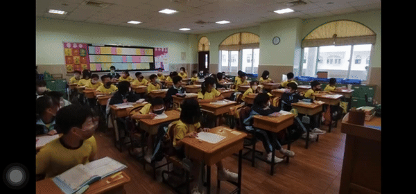 Sự điềm tĩnh tại một lớp học ở Đài Loan (Trung Quốc) khi động đất xảy ra: Tất cả nhờ kiến thức chống thiên tai được dạy từ bé - Ảnh 2.