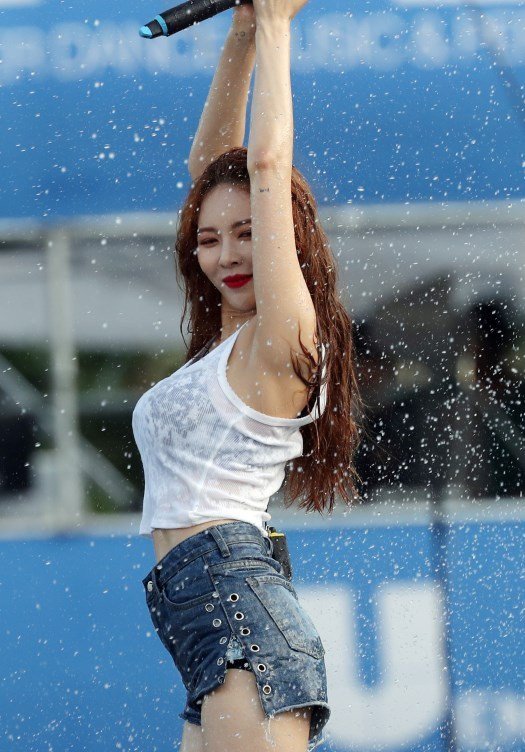 Waterbomb - Lễ hội nhạc nước sexy nhất Hàn Quốc: BLACKPINK phá đảo mùa hè, một nhân tố bất ngờ nổi tiếng, HyunA - Sunmi ai hot hơn? - Ảnh 8.