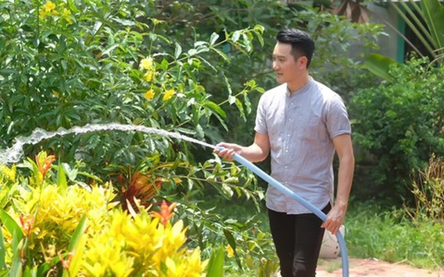 Nam thần đại gia ngầm của showbiz Việt: Sở hữu nhà vườn rộng hơn 3000 m2, tuổi 46 vẫn độc thân đắt giá - Ảnh 8.