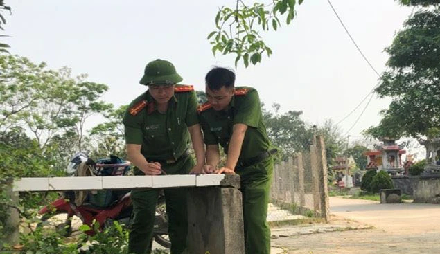 Vờ hỏi đường rồi dâm ô với nữ sinh dưới 16 tuổi - Ảnh 2.