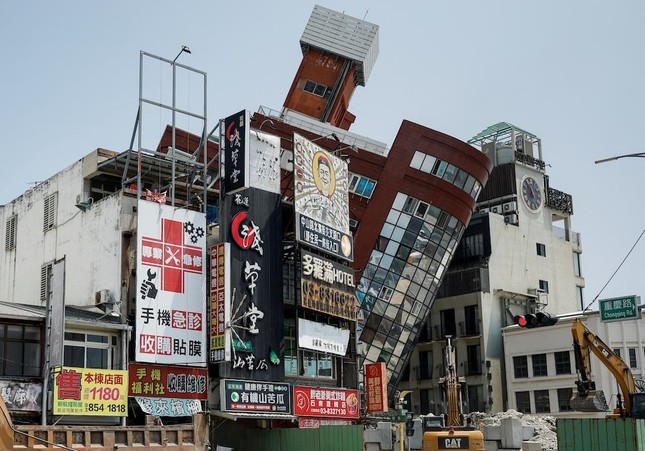 Động đất ở Đài Loan (Trung Quốc): Chạy đua với thời gian giải cứu hàng trăm người mắc kẹt - Ảnh 6.