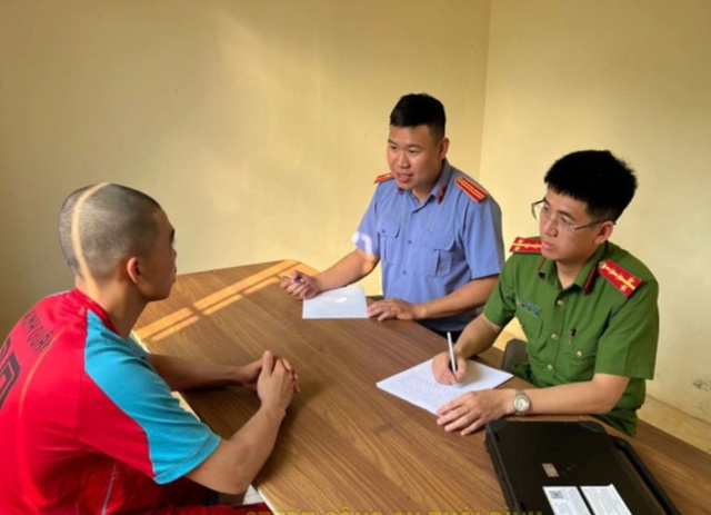 Vờ hỏi đường rồi dâm ô với nữ sinh dưới 16 tuổi - Ảnh 1.