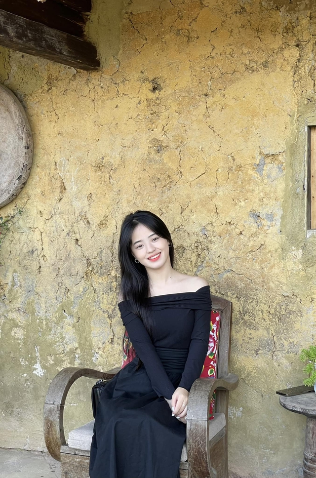Cô bé bán lê Hà Giang sau 6 năm nổi tiếng: Tuổi 21 đẹp không tì vết, gợi cảm khó nhận ra - Ảnh 6.