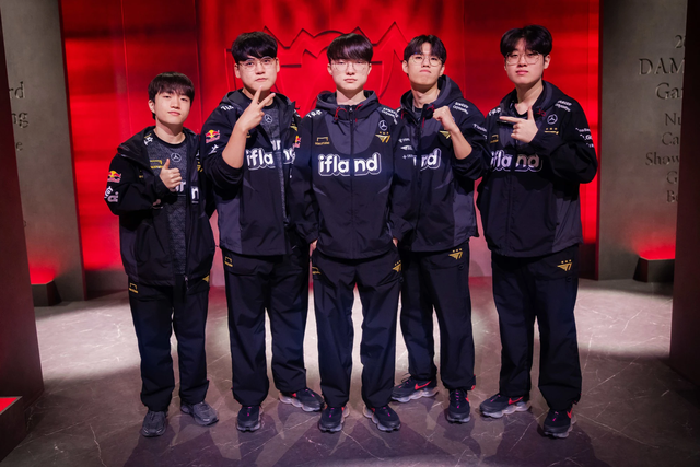 Đại bại trong ngày ra quân playoffs LCK…