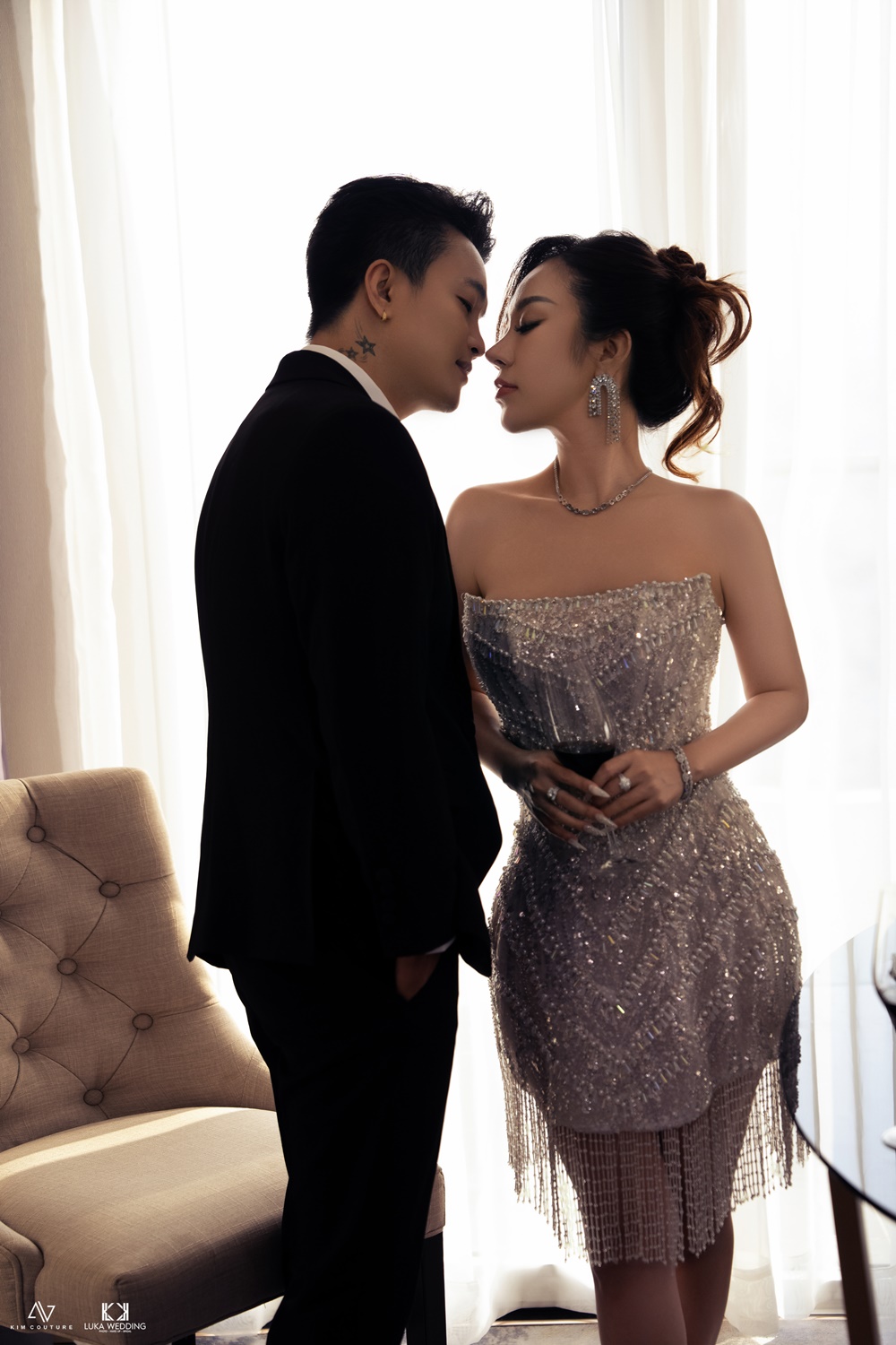 Trọn bộ ảnh cưới nóng bỏng mắt của TiTi (HKT) và bà xã DJ gợi cảm - Ảnh 6.