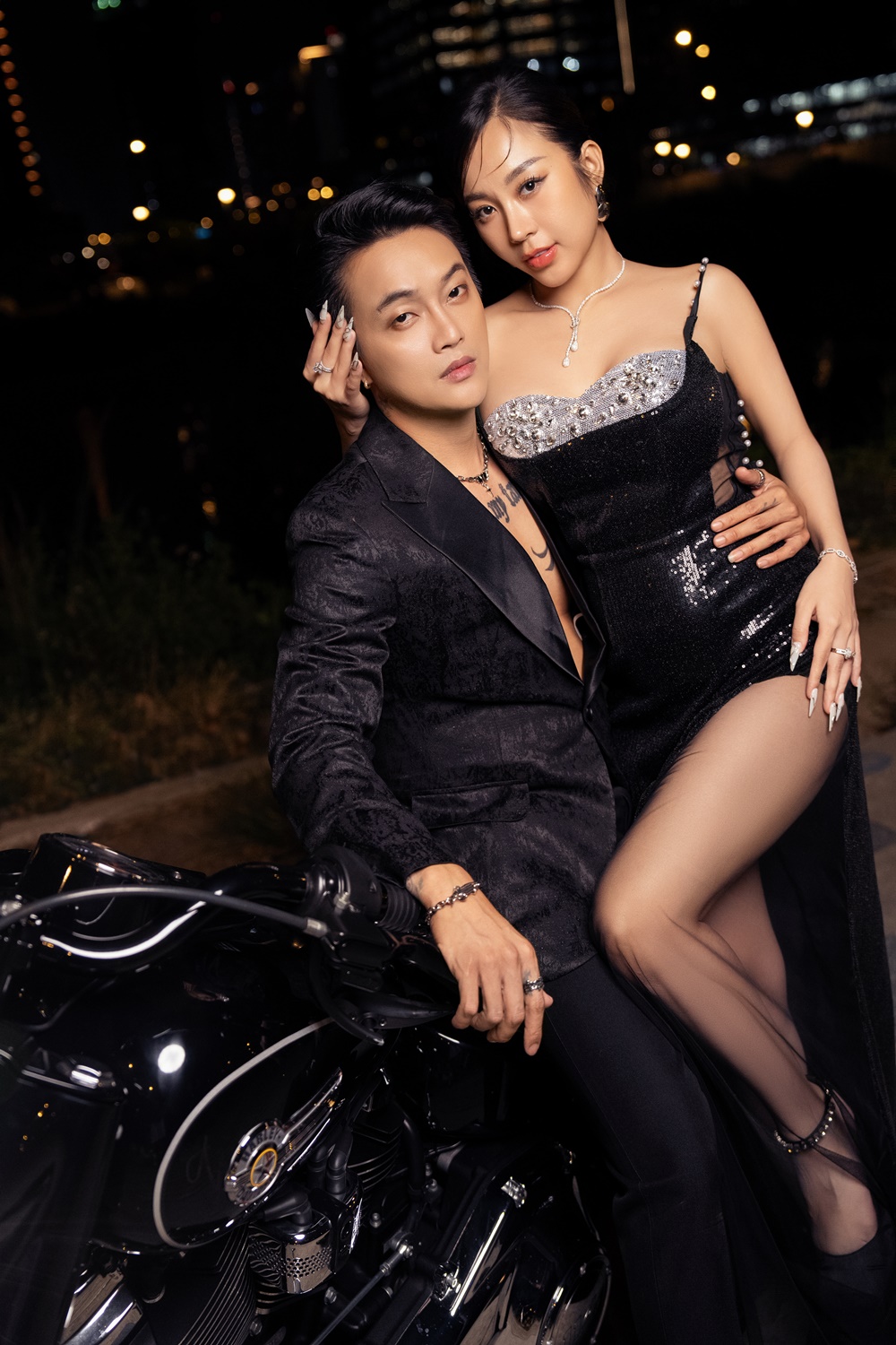 Trọn bộ ảnh cưới nóng bỏng mắt của TiTi (HKT) và bà xã DJ gợi cảm - Ảnh 2.