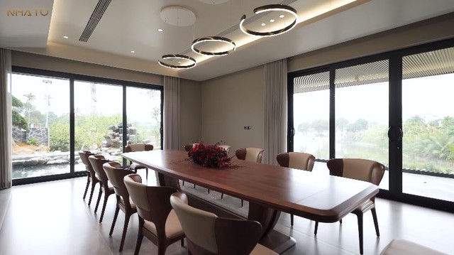 Siêu biệt thự sườn đồi 2.500m2 của đại gia bất động sản: Lưng tựa sơn, mặt hướng thủy, riêng TV đã 3 tỷ - Ảnh 10.