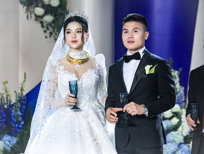 Toàn cảnh mâu thuẫn của Quang Hải - Chu Thanh Huyền với studio ảnh cưới nổi tiếng vì tưởng chụp free nhưng lại đòi tiền - Ảnh 5.