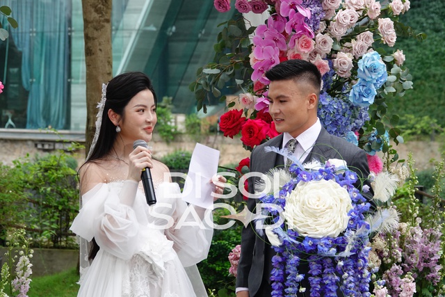 Trọn vẹn lời thề nguyện xúc động của Quang Hải và Chu Thanh Huyền trong ngày cưới, nhắc đến mọi sóng gió - Ảnh 8.