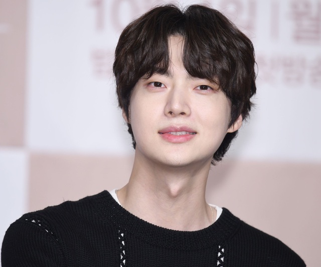 Bất ngờ trước cảnh sa sút, đơn độc của Ahn Jae Hyun sau scandal ly hôn chấn động với Goo Hye Sun - Ảnh 3.