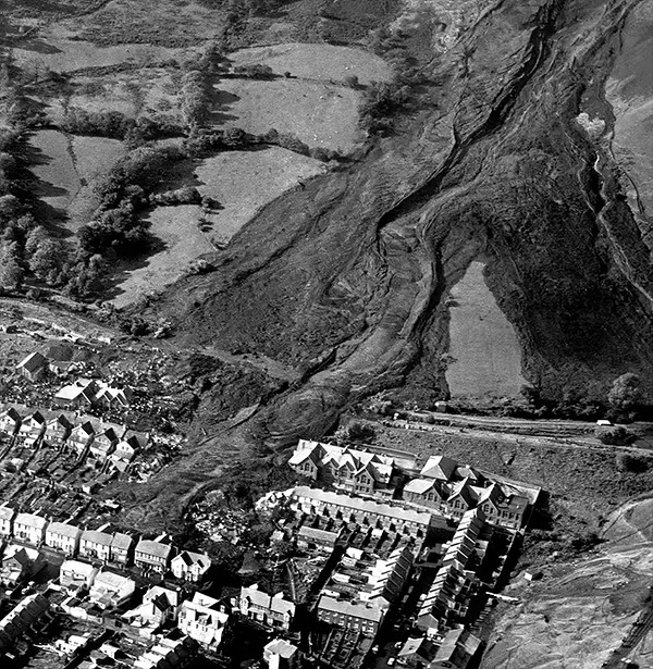 Thảm họa Aberfan qua hình ảnh: Câu chuyện có thật về thảm kịch chấn động xứ Wales năm 1966 - Ảnh 5.