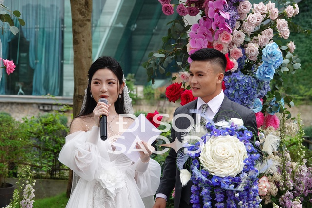 Trọn vẹn lời thề nguyện xúc động của Quang Hải và Chu Thanh Huyền trong ngày cưới, nhắc đến mọi sóng gió - Ảnh 1.