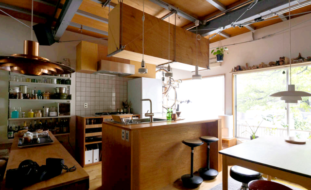 Căn nhà của vợ chồng kiến trúc sư 8x Nhật Bản: Tối giản nhưng đầy tinh tế, nội thất làm bằng 100% gỗ tự nhiên - Ảnh 4.