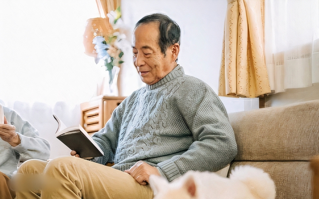 Sau khi ở viện dưỡng lão và thuê giúp việc, cụ ông 78 tuổi nhận ra đâu mới là nơi trú ẩn tuổi già hoàn hảo - Ảnh 2.