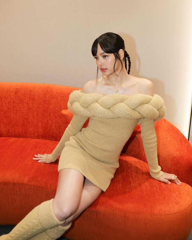 Th&aacute;nh body Lisa: Khoe đường cong h&uacute;t mắt chấp cam thường, biến ảnh hậu trường th&agrave;nh ảnh tạp ch&iacute; - Ảnh 7.