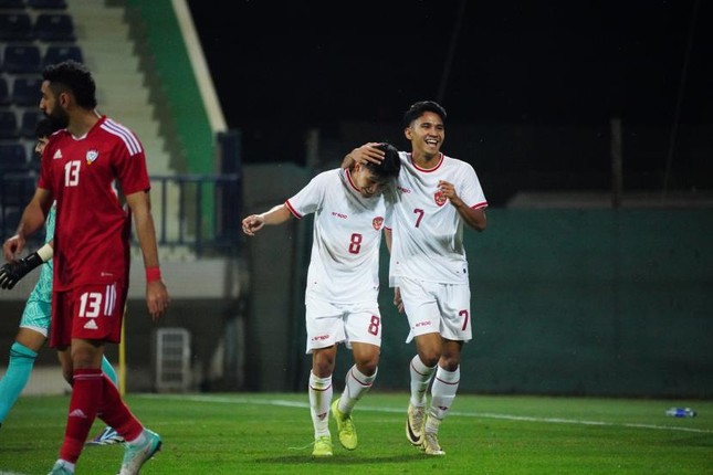 Indonesia thắng UAE, Shin Tae-yong vẫn trách học trò đáng ra phải ghi 4 bàn - Ảnh 2.