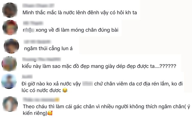 MXH tranh cãi trước quán ăn ngập nước ở TP.HCM: Đồ ăn nhìn hấp dẫn nhưng ai cũng lo lắng 1 điều - Ảnh 2.