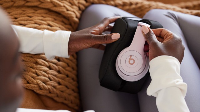Apple ra mắt Beats Solo 4: Cải thiện chất lượng âm thanh, pin lâu hơn - Ảnh 4.