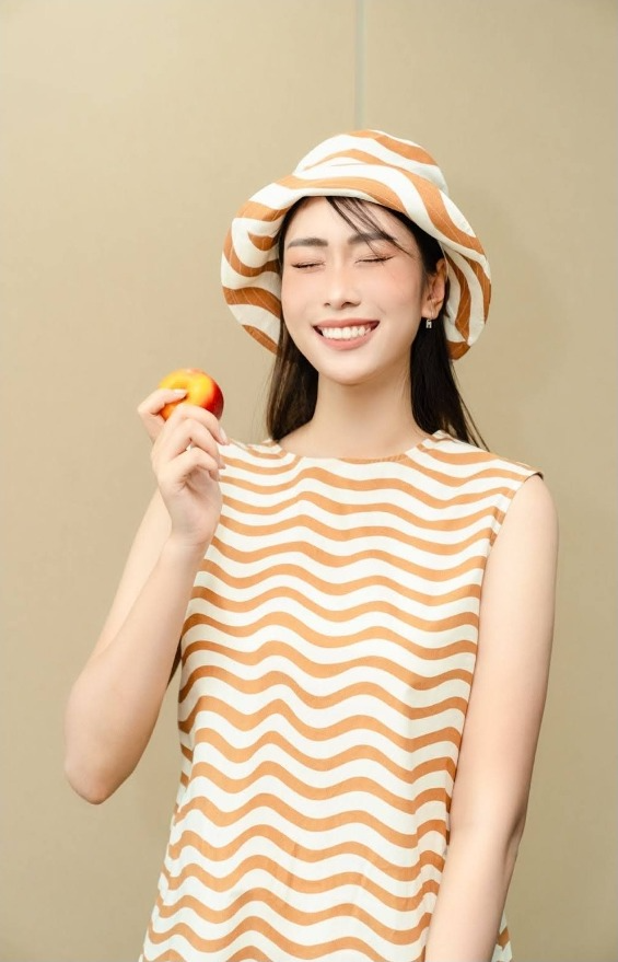 Á hậu Thủy Tiên, Hoa hậu Ban Mai, người mẫu Lâm Bích Tuyền cùng khoe sắc trong thiết kế mới nhất của UNIQLO & Marimekko - Ảnh 5.