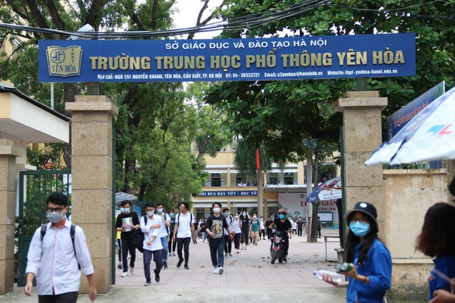 Sở Giáo dục vừa công bố THPT có tỷ lệ chọi cao nhất Hà Nội năm nay: Thí sinh cạnh tranh sứt đầu mẻ trán, đạt 8,5 điểm/môn mới yên tâm - Ảnh 1.