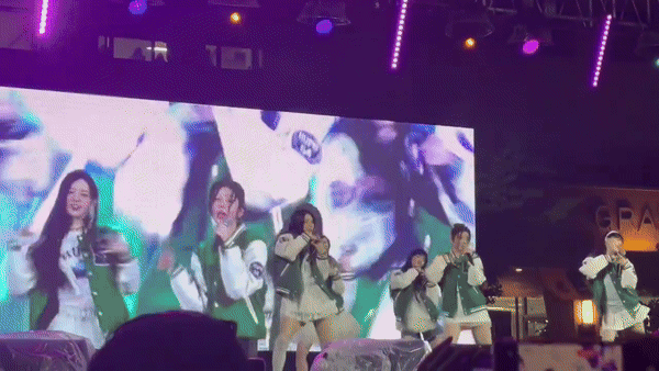 BABYMONSTER gây sốt vì hát chay không nhạc ở fanmeeting, đối thủ ILLIT cũng viral nhưng do... hát nhép - Ảnh 9. BABYMONSTER gây sốt vì hát chay không nhạc ở fanmeeting, đối thủ ILLIT cũng viral nhưng do... hát nhép - Ảnh 9.