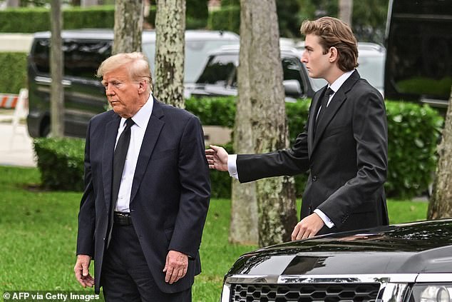 Hoàng tử Nhà Trắng Barron Trump lần đầu lộ giọng nói, lập tức khiến fan kinh ngạc vì khác xa tưởng tượng - Ảnh 2.