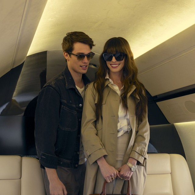 Mê mẩn phong cách thời trang đẹp không điểm trừ của Anne Hathaway trong phim mới - Ảnh 7.