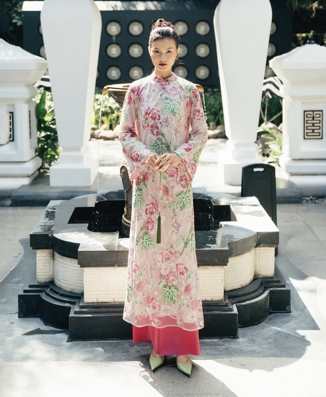 Suni Hạ Linh diện áo dài xinh ngất tại Đạp Gió 2024, hóa ra cũng tích cực lăng xê cho local brand Việt - Ảnh 3.